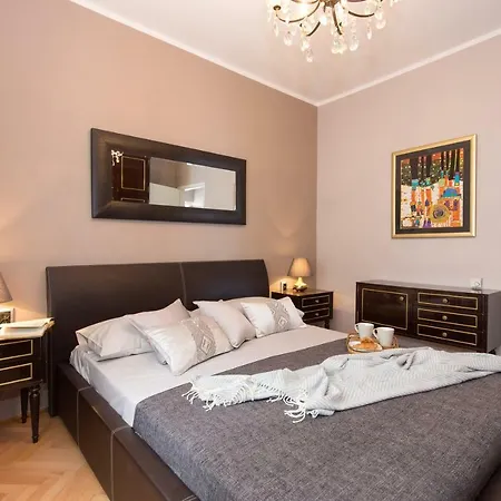 Violic Apartment
